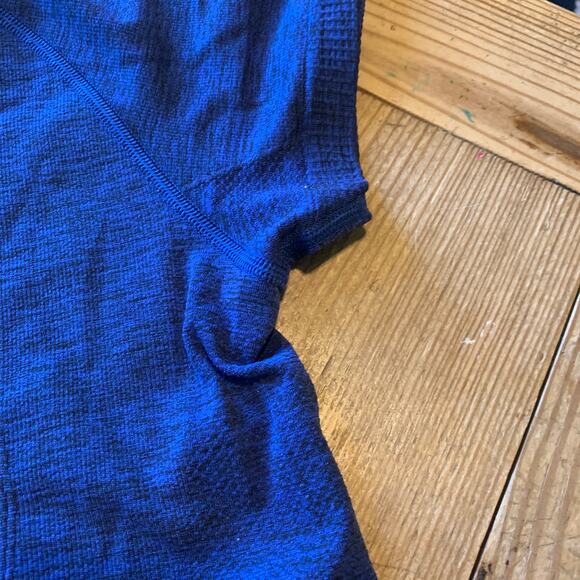 Lululemon Size 10 Short Sleeve Blue Black Swiftly Shirt - Picture 7 of 8